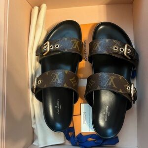 Bom Dia Flat Mule Louis Vuitton size 38.5. Comes with box, dust bag, receipt